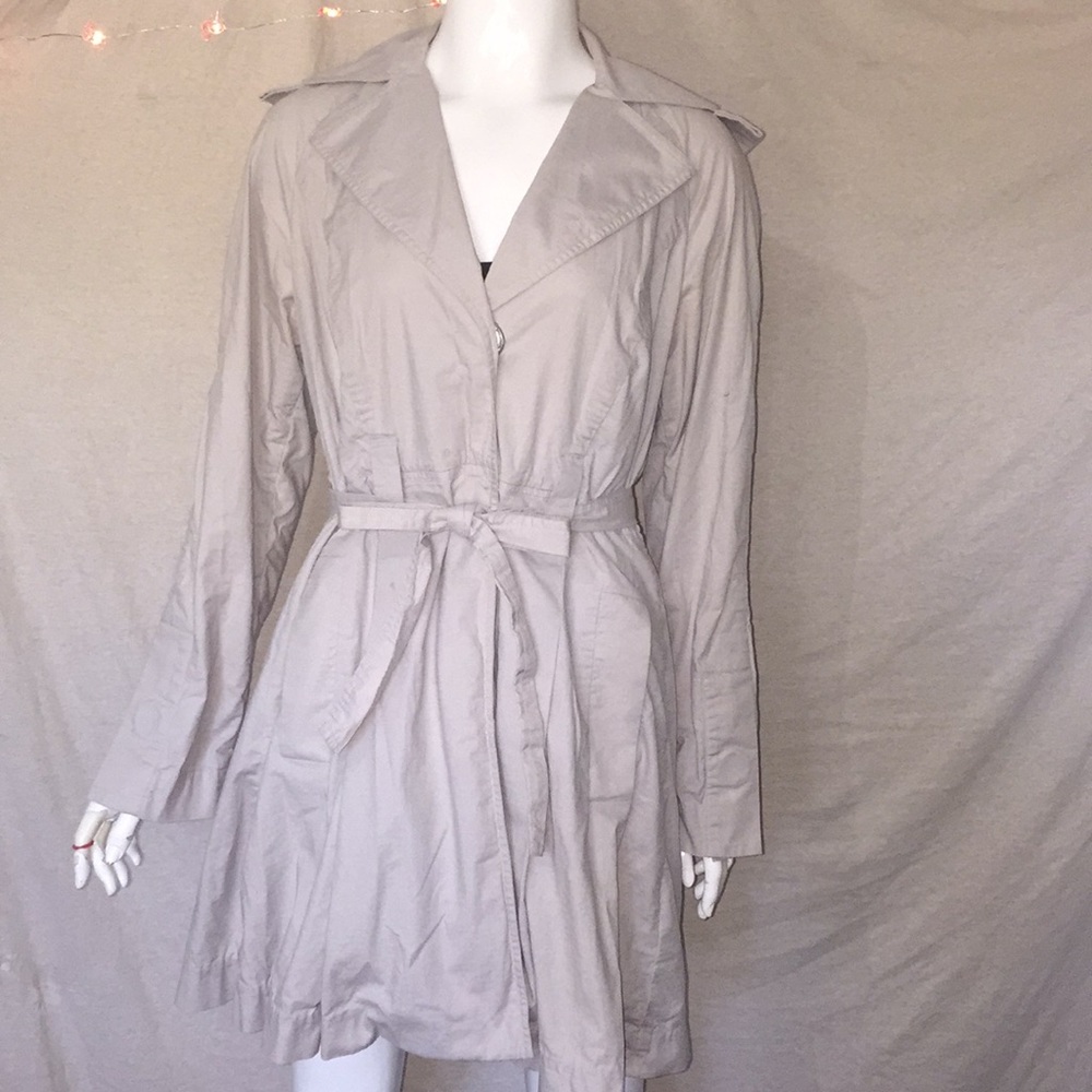Full on, lightly used detective coat